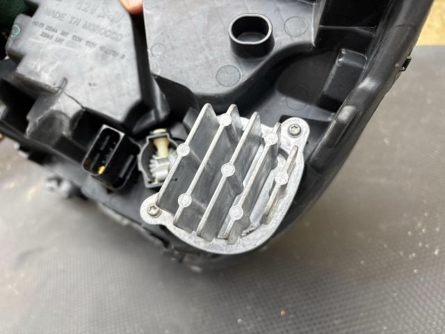 bontott OPEL CORSA F Jobb Fényszóró