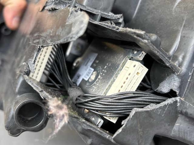 bontott OPEL CORSA F Jobb Fényszóró