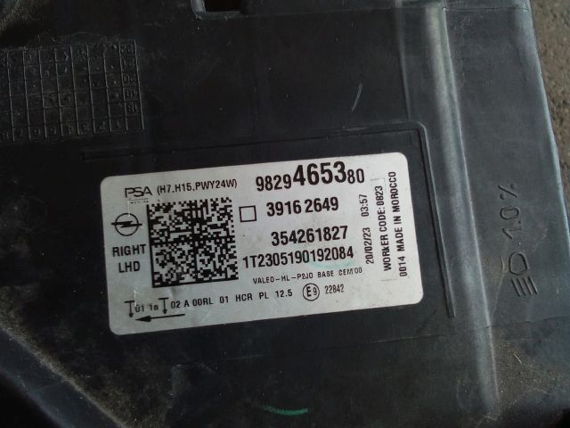 bontott OPEL CORSA F Jobb Fényszóró