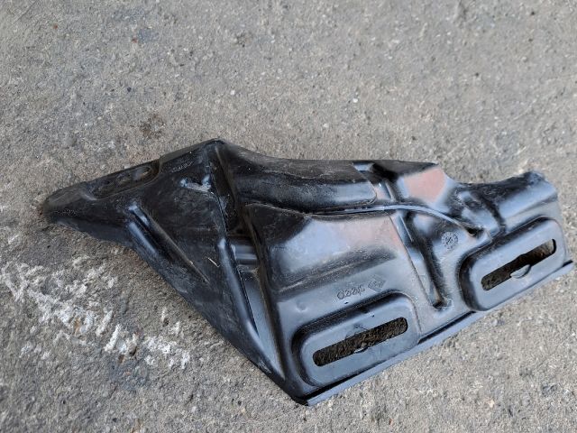 bontott OPEL CORSA F Jobb Sárvédő Oldaltartó