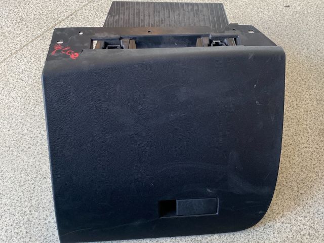 bontott OPEL CORSA F Kesztyűtartó