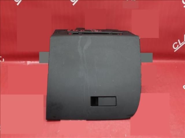 bontott OPEL CORSA F Kesztyűtartó