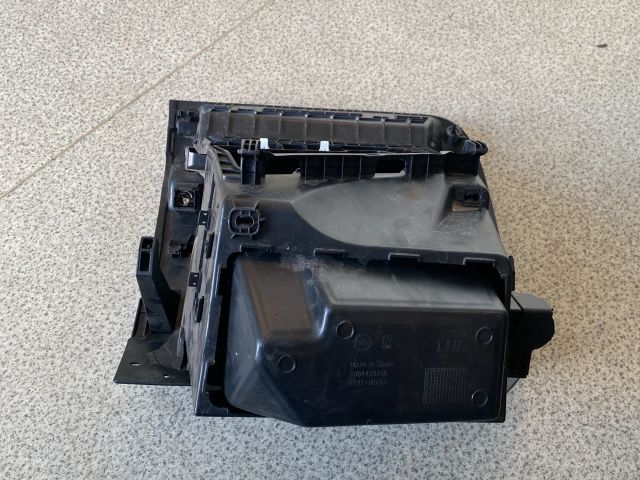 bontott OPEL CORSA F Kesztyűtartó