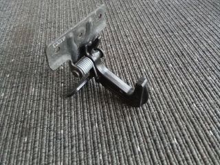 bontott OPEL CORSA F Motorháztető Biztonsági Kampó