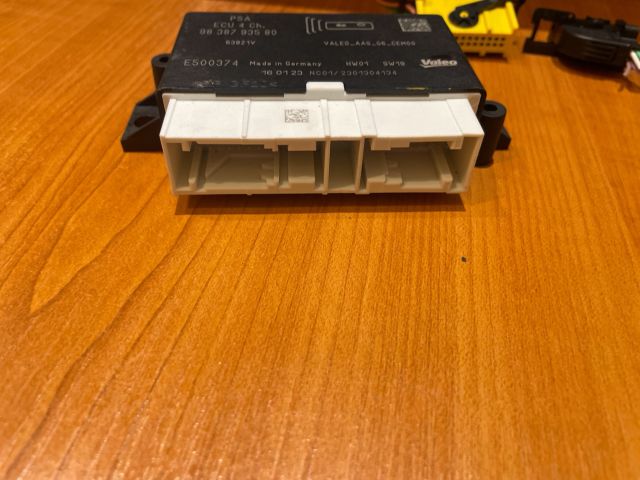 bontott OPEL CORSA F Tolatóradar Elektronika