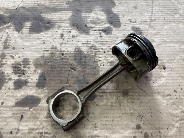 bontott OPEL CROSSLAND X Dugattyú és Hajtókar