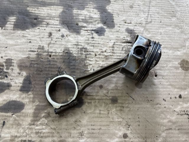 bontott OPEL CROSSLAND X Dugattyú és Hajtókar