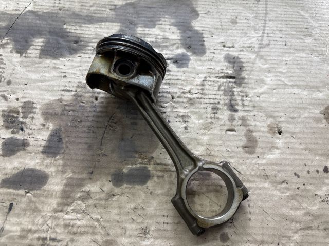 bontott OPEL CROSSLAND X Dugattyú és Hajtókar