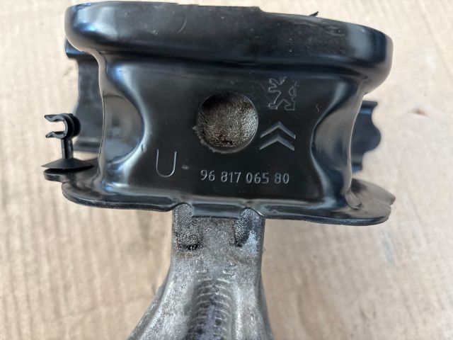 bontott OPEL CROSSLAND X Motor Tartó Bak Jobb