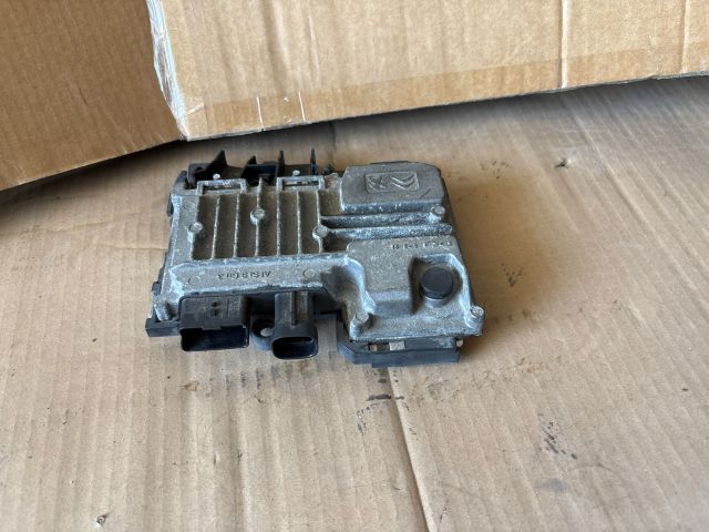 bontott OPEL CROSSLAND X Start / Stop Vezérlő Modul