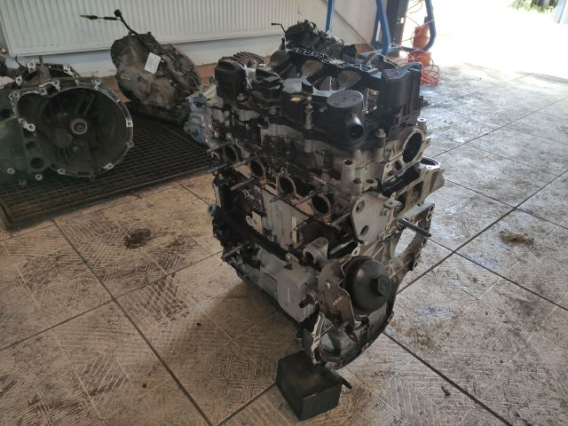 bontott OPEL CROSSLAND X Motor (Fűzött blokk hengerfejjel)