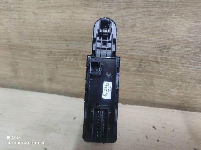 bontott OPEL CROSSLAND X Ablakemelő és Tükör Kapcsoló