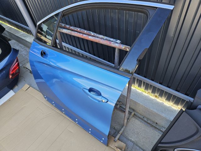 bontott OPEL CROSSLAND X Bal első Ajtó (Részeivel)