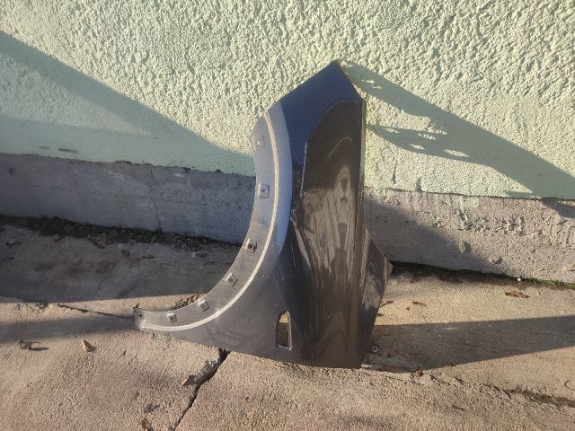 bontott OPEL CROSSLAND X Bal első Sárvédő