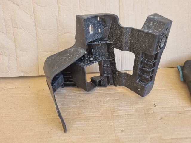 bontott OPEL CROSSLAND X Bal Fényszóró Tartó