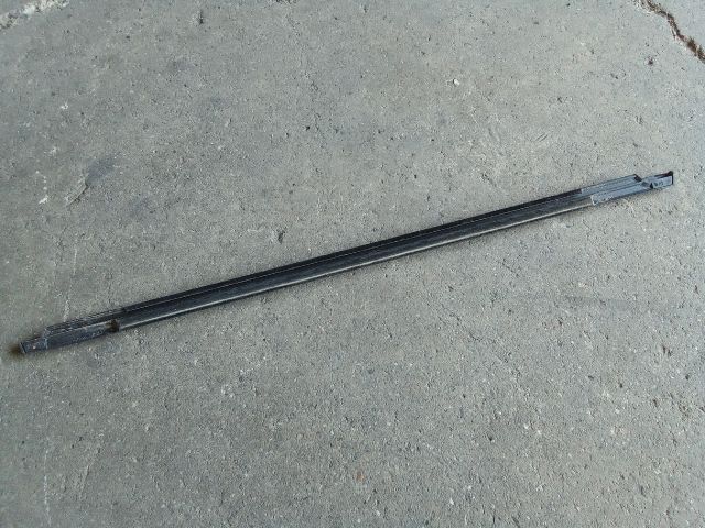 bontott OPEL CROSSLAND X Bal hátsó Vízlehúzó Gumicsík