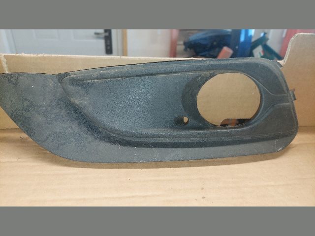 bontott OPEL CROSSLAND X Bal Ködlámpa Rács