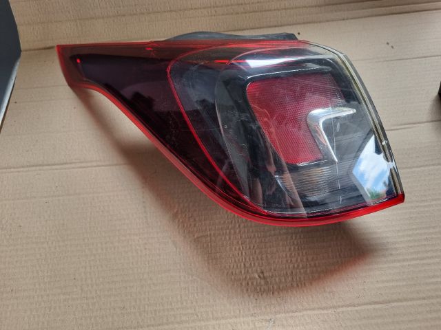 bontott OPEL CROSSLAND X Bal Külső Hátsó Lámpa