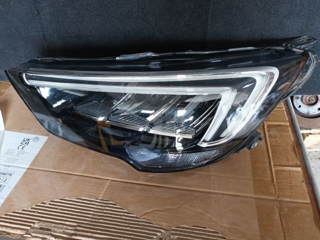 bontott OPEL CROSSLAND X Bal Ledes Fényszóró