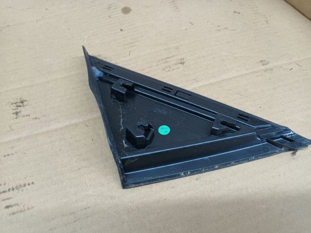 bontott OPEL CROSSLAND X Bal Sárvédő Csavar Burkolat