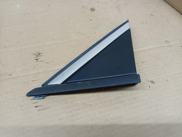 bontott OPEL CROSSLAND X Bal Sárvédő Csavar Burkolat