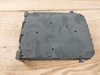 bontott OPEL CROSSLAND X Biztosítéktábla Utastér