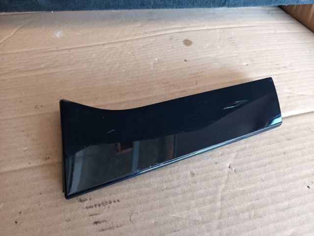 bontott OPEL CROSSLAND X Csomagtérajtó Díszléc