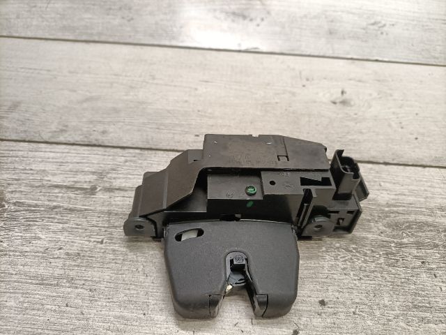 bontott OPEL CROSSLAND X Csomagtérajtó Zárszerkezet