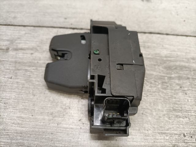 bontott OPEL CROSSLAND X Csomagtérajtó Zárszerkezet