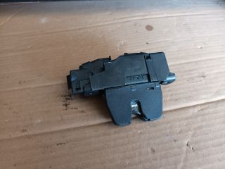 bontott OPEL CROSSLAND X Csomagtérajtó Zárszerkezet