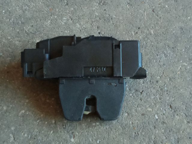 bontott OPEL CROSSLAND X Csomagtérajtó Zárszerkezet