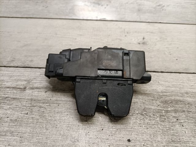 bontott OPEL CROSSLAND X Csomagtérajtó Zárszerkezet