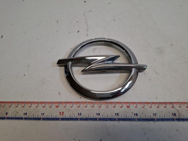 bontott OPEL CROSSLAND X Első Embléma