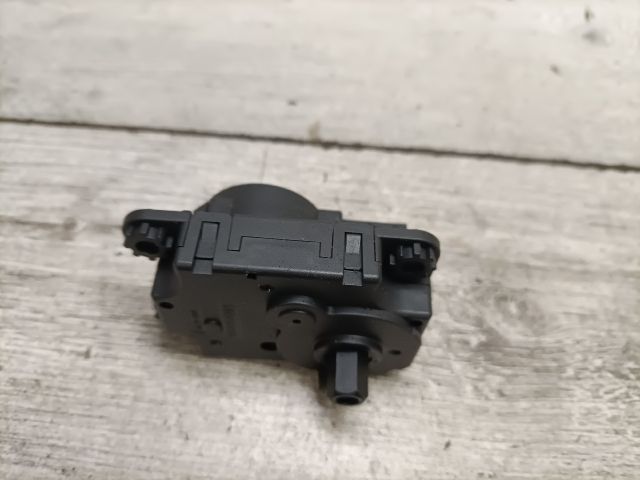 bontott OPEL CROSSLAND X Fűtés Állító Motor