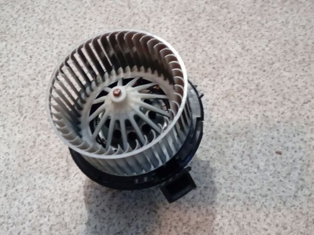 bontott OPEL CROSSLAND X Fűtőmotor (Klímás)