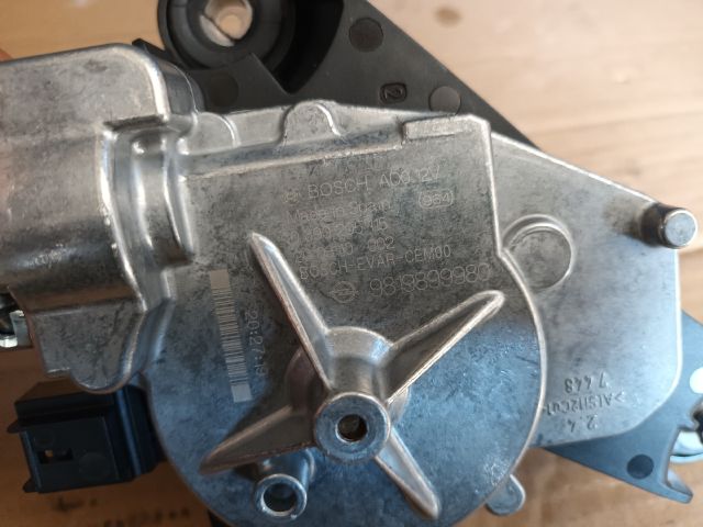 bontott OPEL CROSSLAND X Hátsó Ablaktörlő Motor