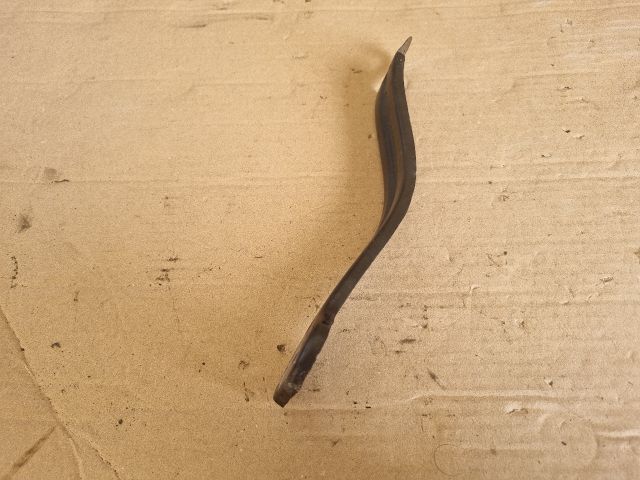 bontott OPEL CROSSLAND X Homlokfal Alsó Tartó