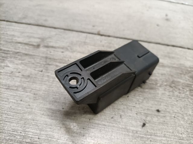 bontott OPEL CROSSLAND X Izzító Relé