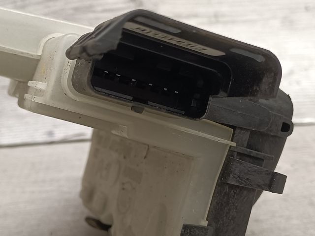 bontott OPEL CROSSLAND X Jobb első Ajtózár