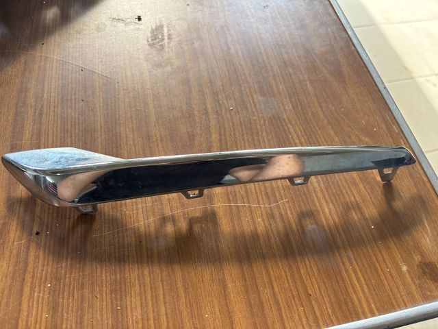 bontott OPEL CROSSLAND X Jobb első Lökhárító Díszléc