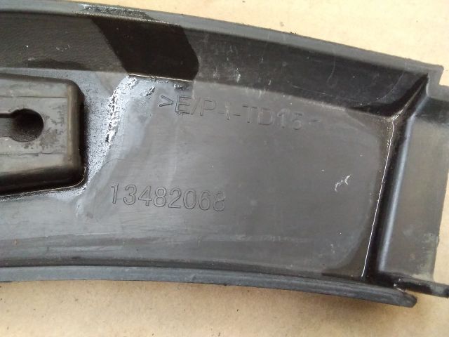 bontott OPEL CROSSLAND X Jobb első Sárvédő Díszléc