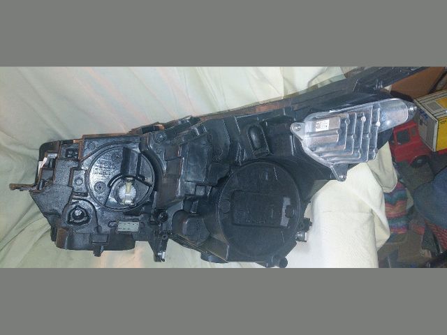 bontott OPEL CROSSLAND X Jobb Fényszóró