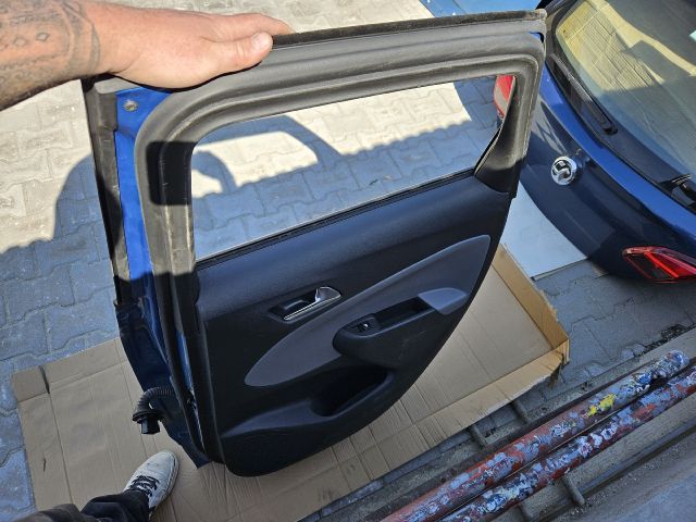 bontott OPEL CROSSLAND X Jobb hátsó Ajtó (Részeivel)