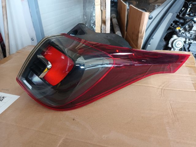 bontott OPEL CROSSLAND X Jobb Külső Hátsó Lámpa