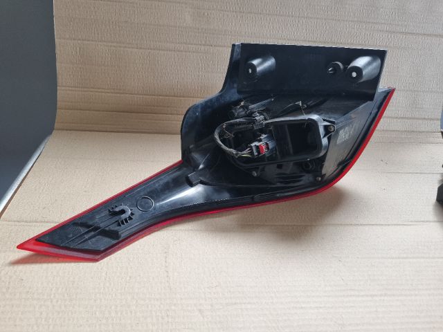 bontott OPEL CROSSLAND X Jobb Külső Hátsó Lámpa