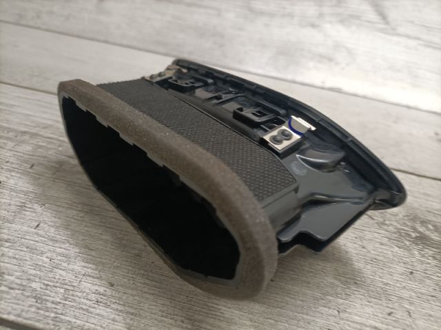 bontott OPEL CROSSLAND X Jobb Szellőző