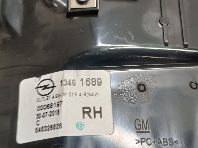 bontott OPEL CROSSLAND X Jobb Szellőző