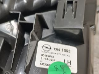 bontott OPEL CROSSLAND X Középső Bal Szellőző