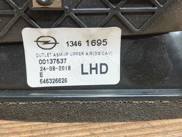 bontott OPEL CROSSLAND X Középső Szellőző