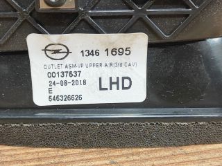 bontott OPEL CROSSLAND X Középső Szellőző